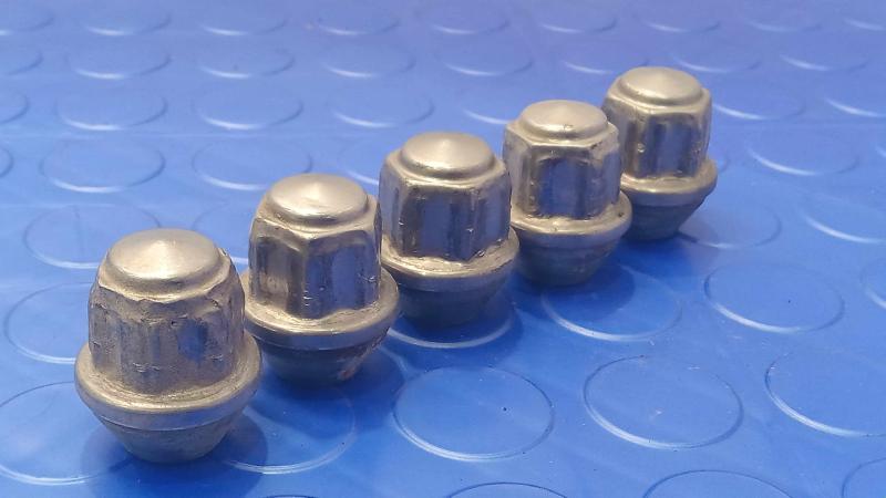 2013 Ford Escape Lug Nuts
