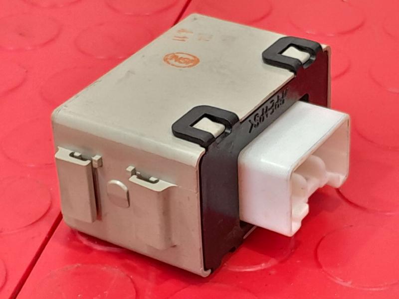 2002-2007 Toyota Sequoia Towing Converter Relay Module OEM 819850C040