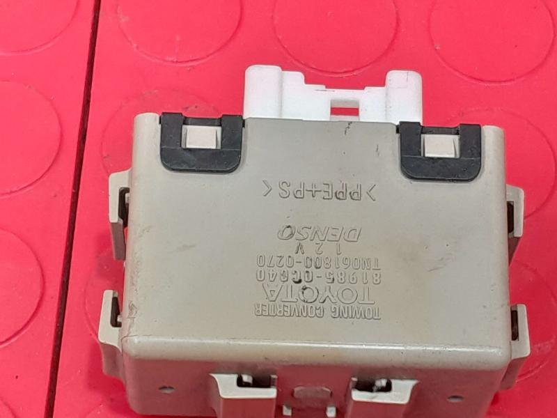 2002-2007 Toyota Sequoia Towing Converter Relay Module OEM 819850C040