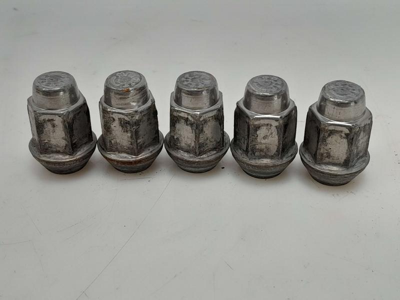2006 Chevrolet Cobalt Lug Nuts