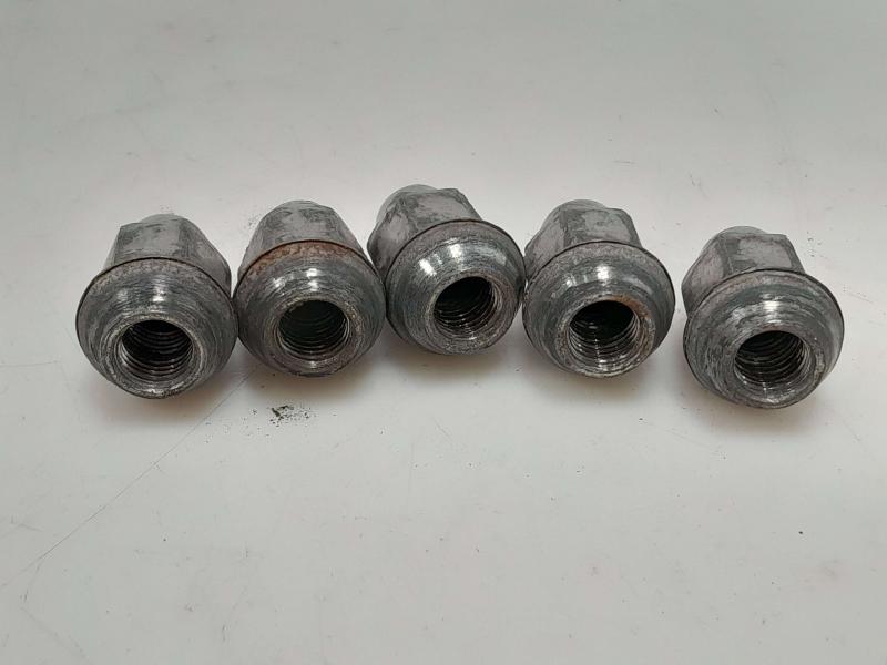 2006 Chevrolet Cobalt Lug Nuts