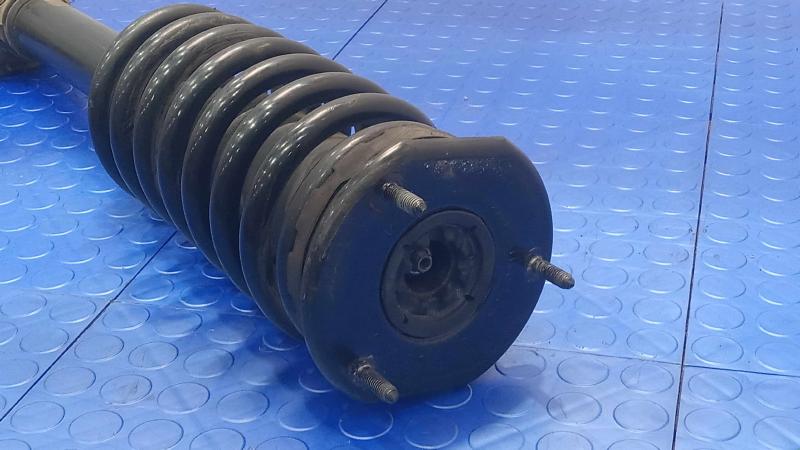 2012 Mercedes R-Class Strut Assembly