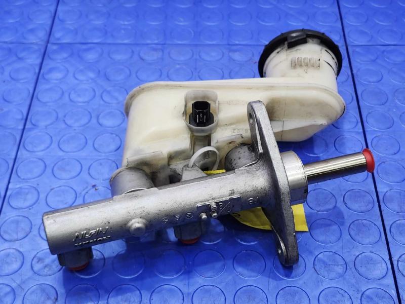 2010-2012 Honda Crosstour Brake Master Cylinder Assembly Genuine OEM 46100TK4A01