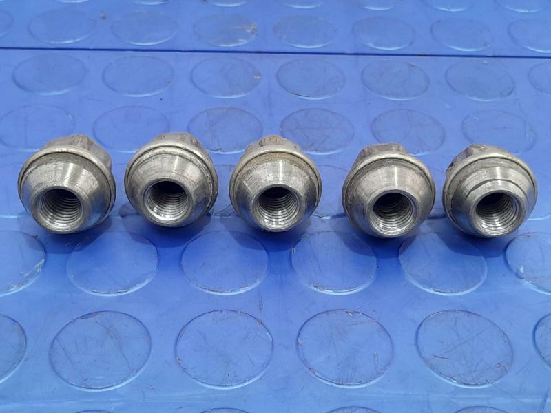 2018 Ford Focus Lug Nuts