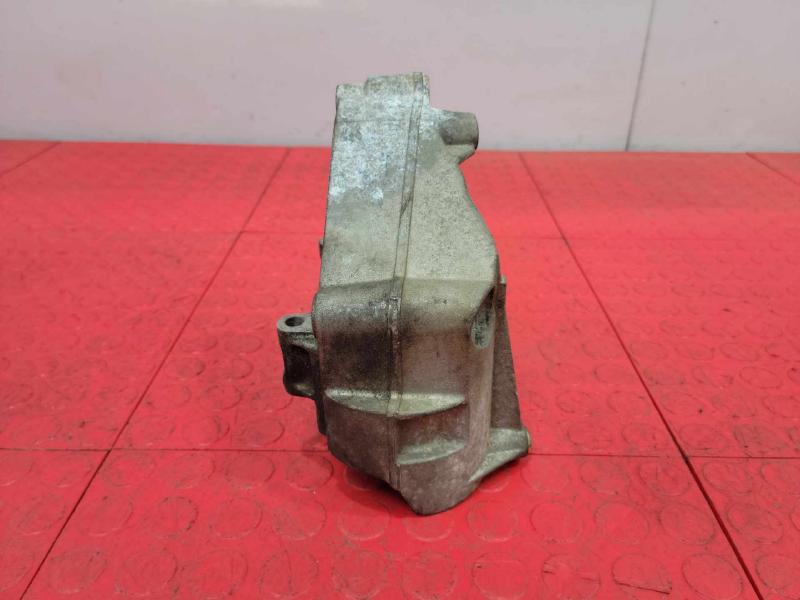 2006 BMW X3 A/C Compressor Bracket