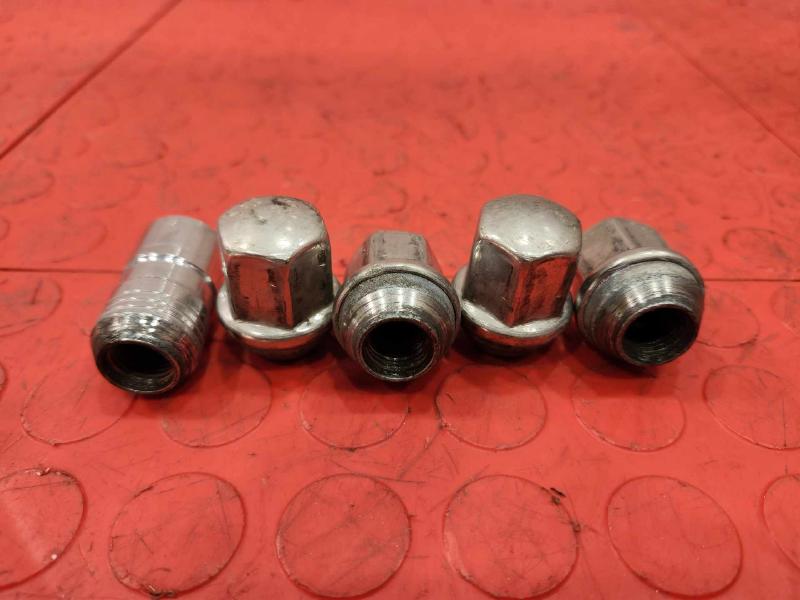 2015 Buick Regal Lug Nuts