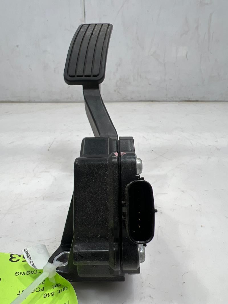 2014 - 2016 Subaru Forester Accelerator Pedal Assembly OEM 36010FJ010