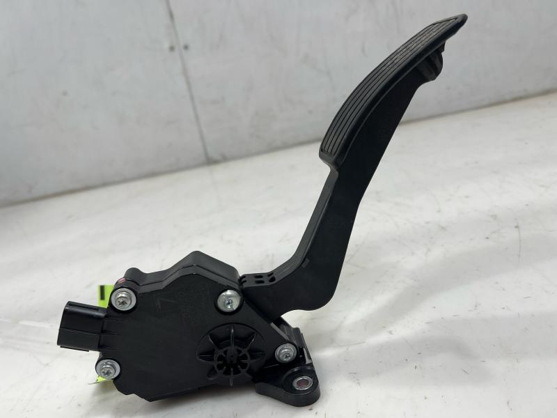 2014 - 2016 Subaru Forester Accelerator Pedal Assembly OEM 36010FJ010