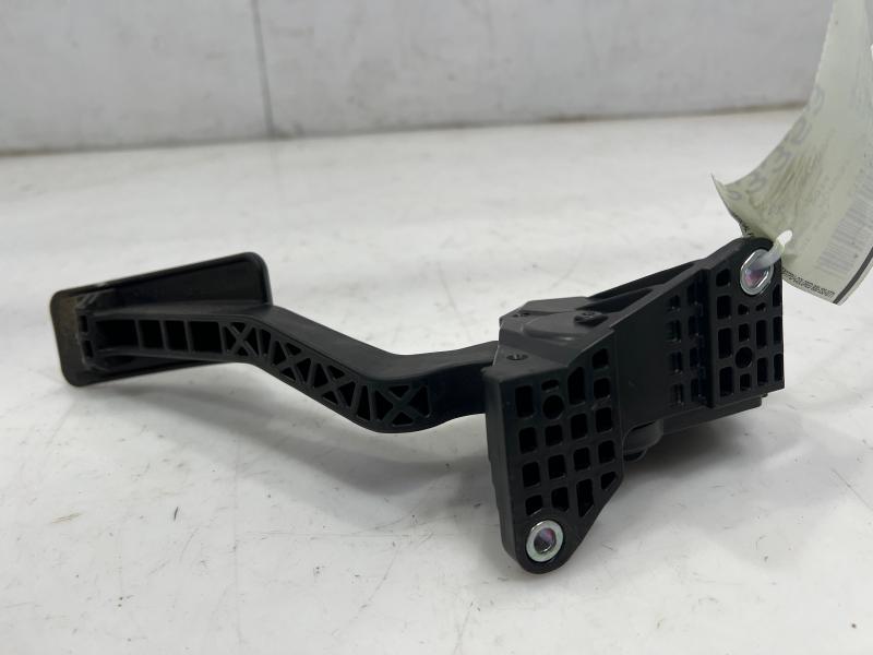 2014 - 2016 Subaru Forester Accelerator Pedal Assembly OEM 36010FJ010