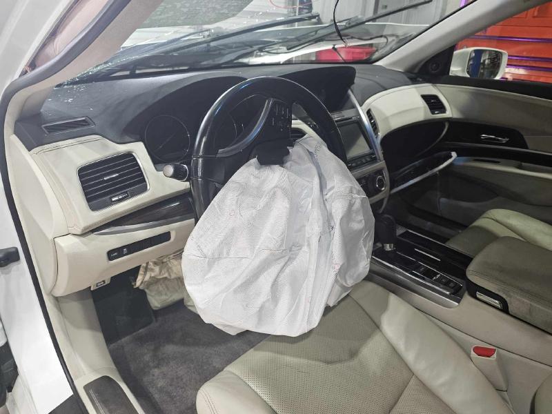 2014 Acura RLX Center Pillar