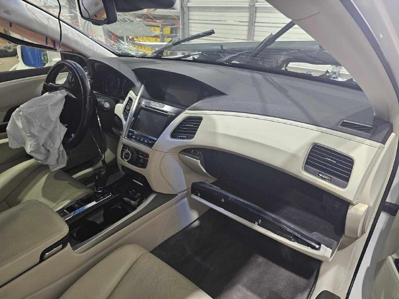 2014 Acura RLX Center Pillar