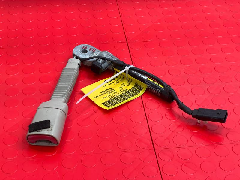 2012 Ford Taurus Front Seat Belt