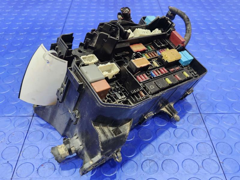 2010 Toyota Prius Engine Compartment Fuse Box Relay Junction Block OEM 8262075010