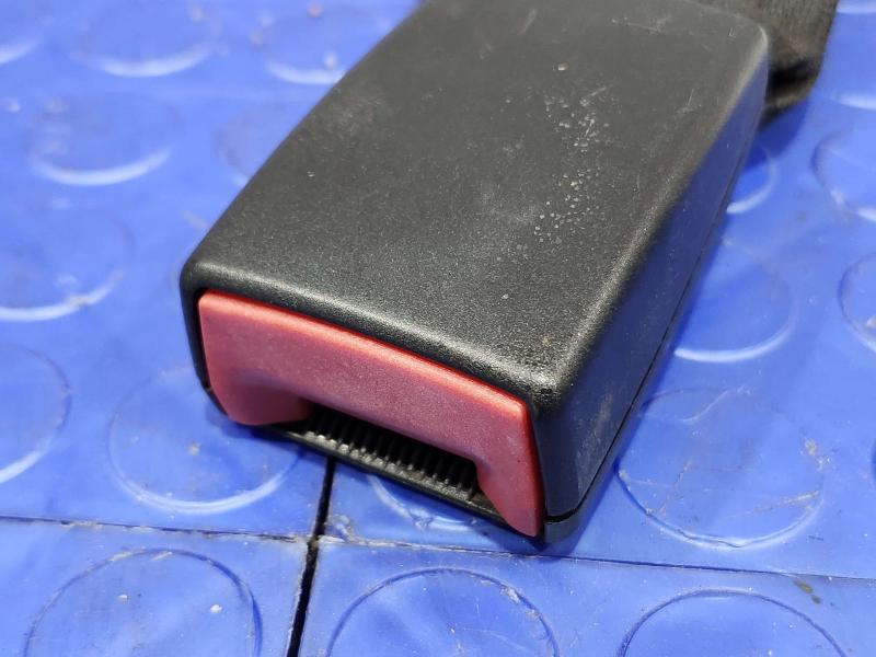 2008 BMW 128i Rear Seat Belt