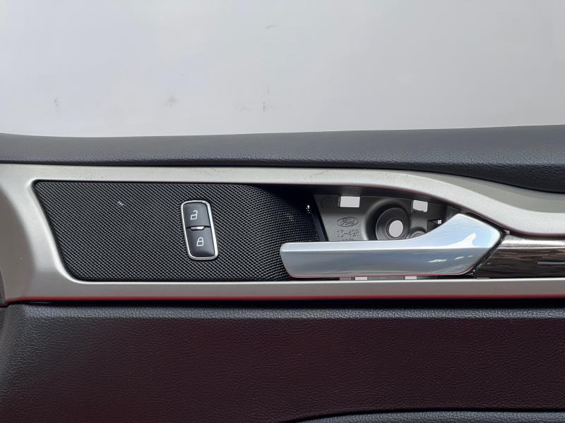 2014 Ford Fusion Front Door Trim Panel