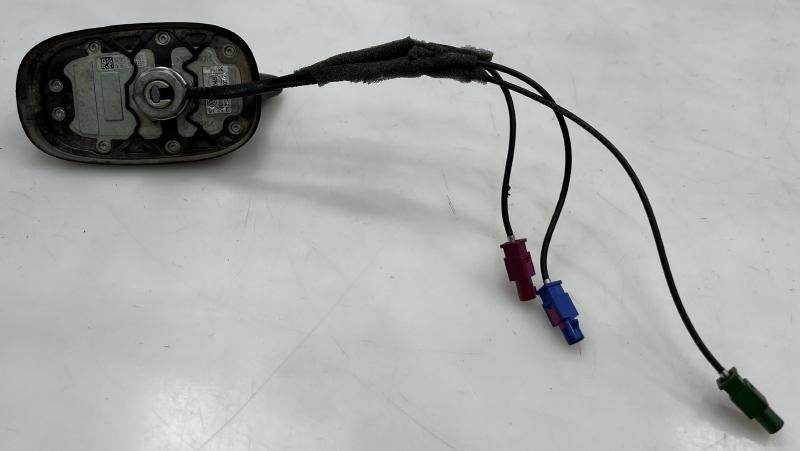2008 - 2015 Volkswagen Passat Radio Antenna Assembly OEM 3C0035507T