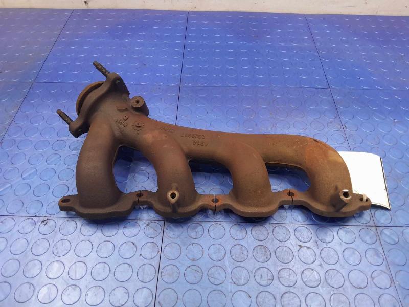 2015 Chevrolet Tahoe Exhaust Manifold