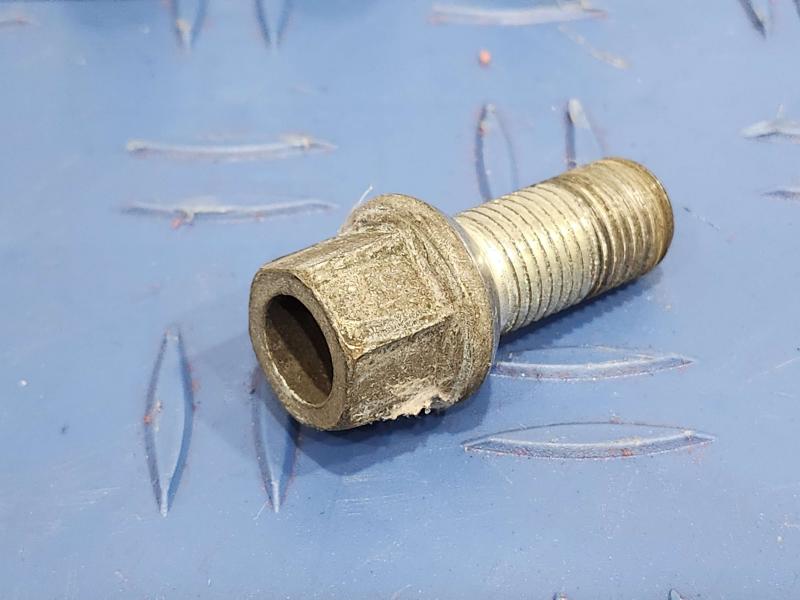 2012 Audi TT Lug Nuts