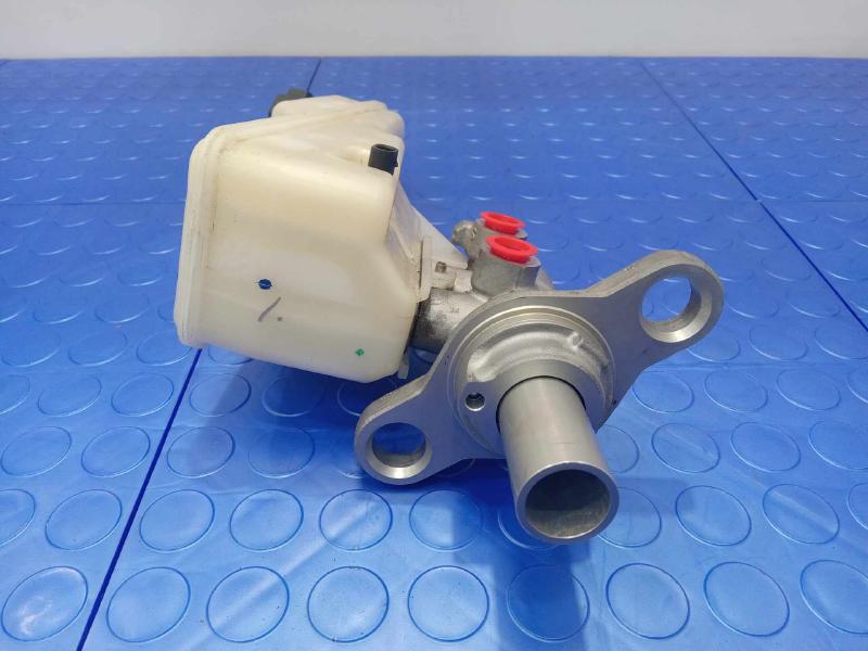 2017-2019 Buick Lacrosse Brake Master Cylinder Assembly Genuine OEM 84118574