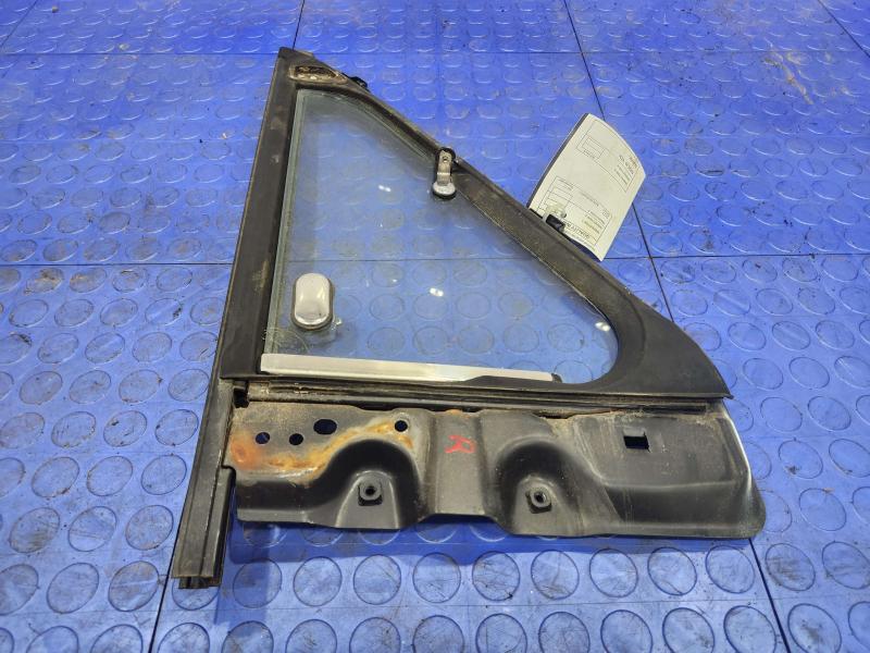 1992 Isuzu NPR Front Vent Glass/Window