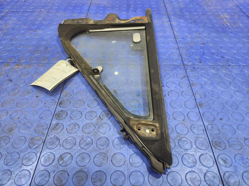 1992 Isuzu NPR Front Vent Glass/Window
