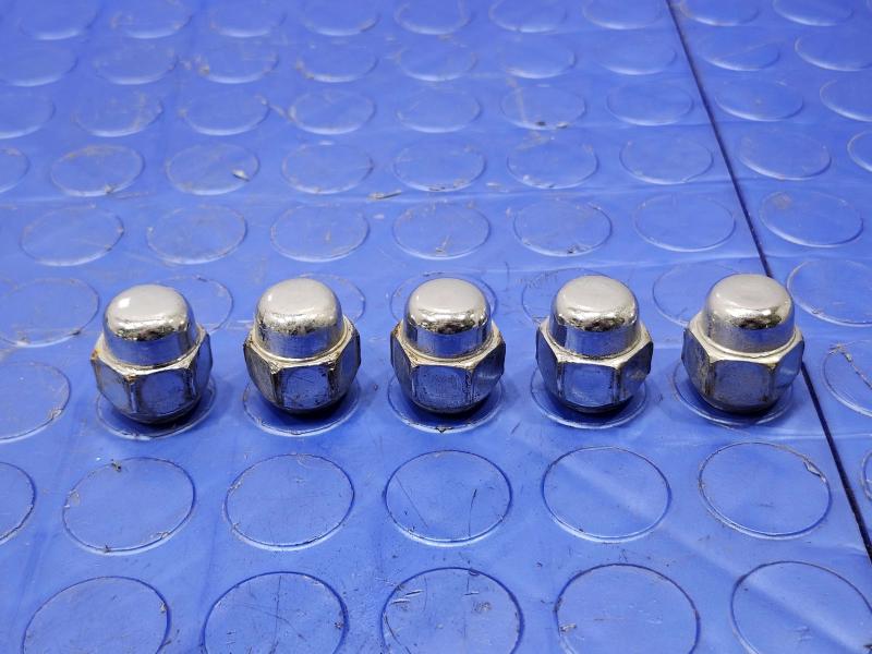 2014 Infiniti QX60 Lug Nuts
