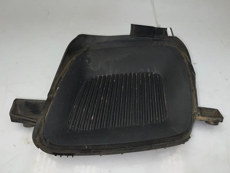 2015 - 2018 Kia Sedona Fog Light Blanking Cover RH Passenger Side OEM 86524A9000