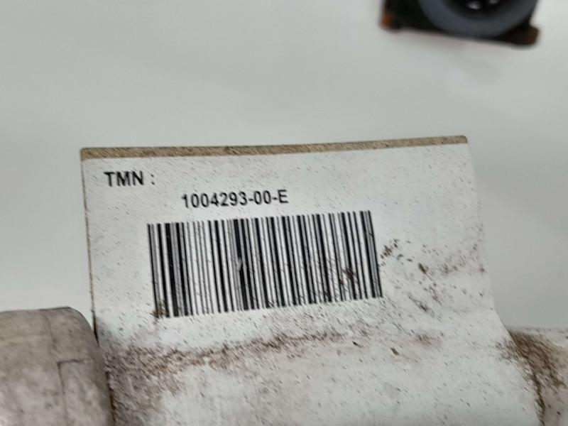 2012-2016 Tesla Model S AC Suciton Pipe Liquid Line Assembly OEM 1004293-00-E