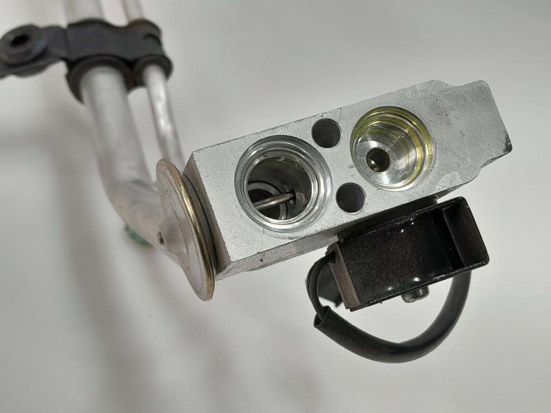 2012-2016 Tesla Model S AC Suciton Pipe Liquid Line Assembly OEM 1004293-00-E