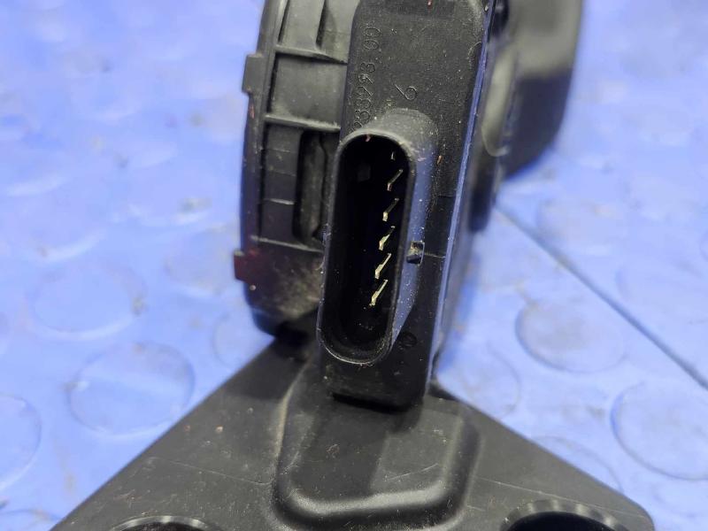 2012 Mercedes Benz ML W166 Accelerator Pedal Assembly Genuine OEM 1663000304