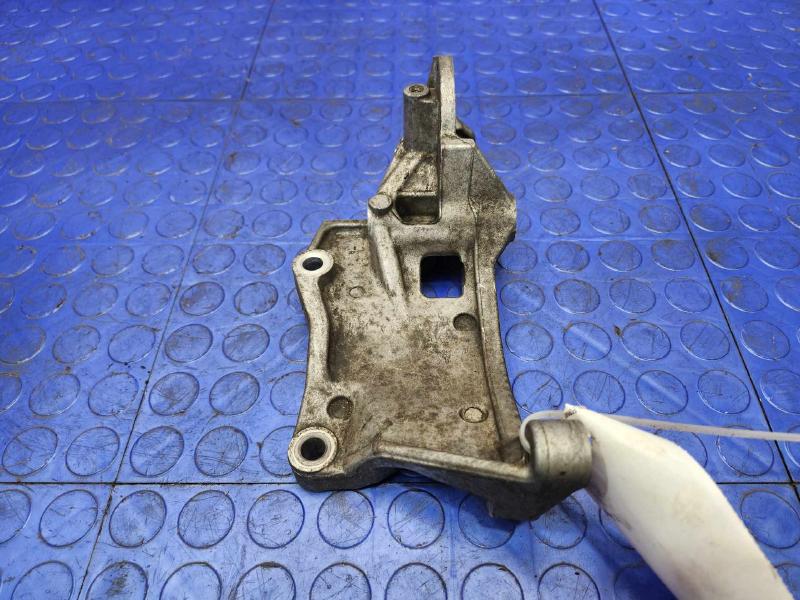 2018 Subaru Legacy Alternator Bracket