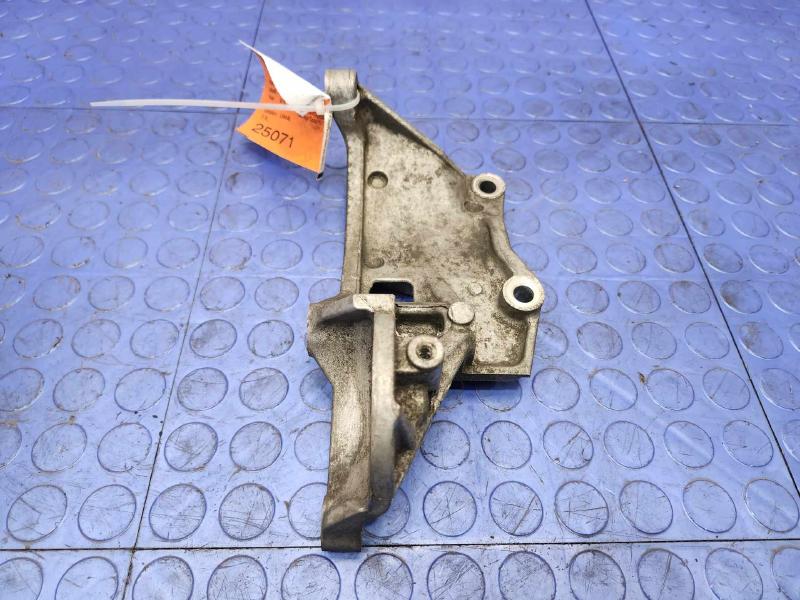 2018 Subaru Legacy Alternator Bracket