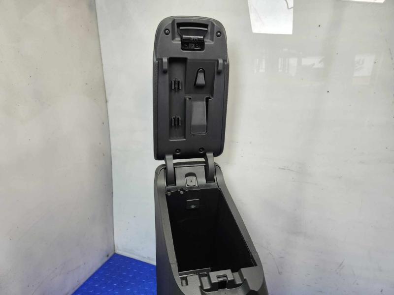 2019 Chevrolet Equinox Front Console
