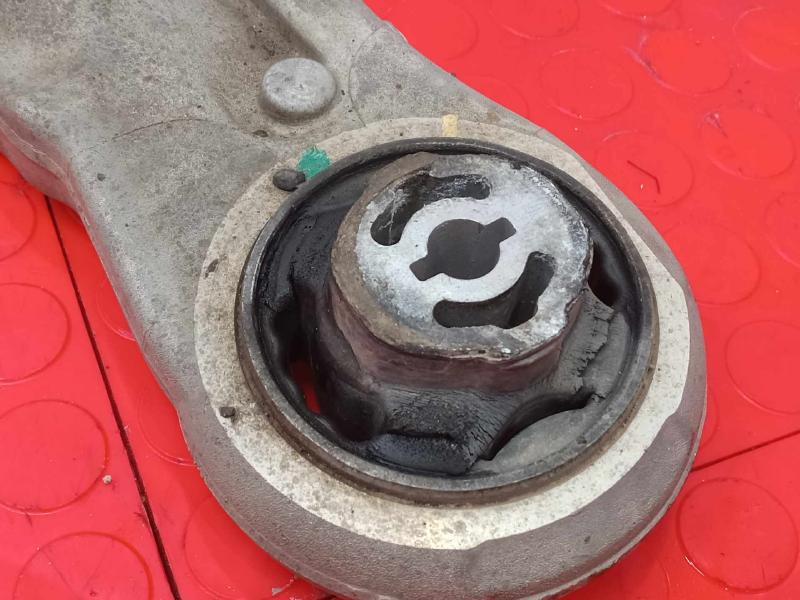 2016 Chrysler 200 Lower Control Arm Front