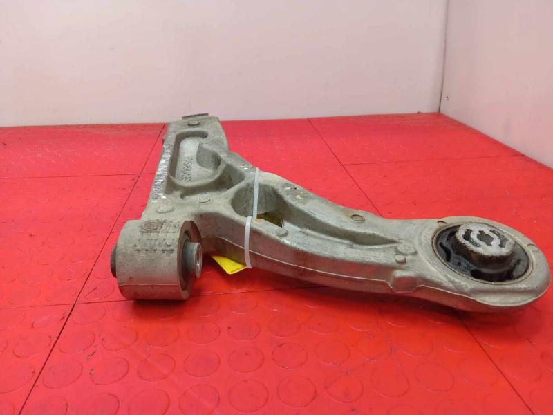 2016 Chrysler 200 Lower Control Arm Front