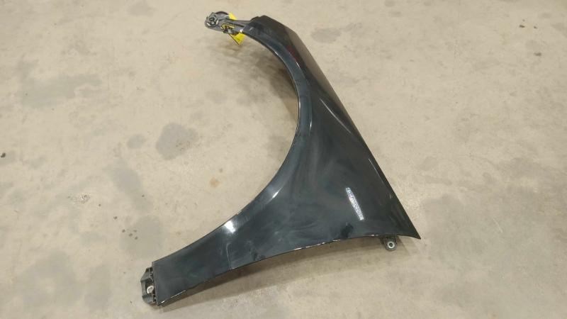 2012 Mercedes R-Class Fender