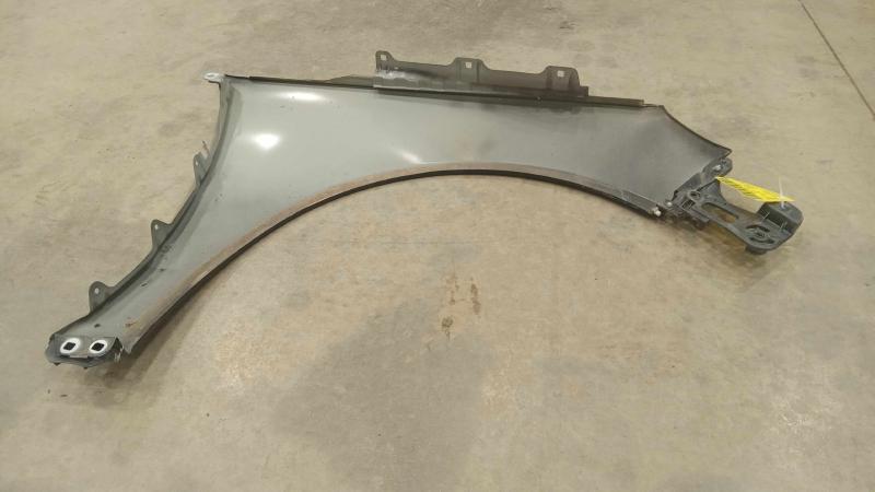 2012 Mercedes R-Class Fender
