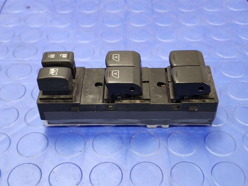2013 Infiniti FX35 Door Switch Front
