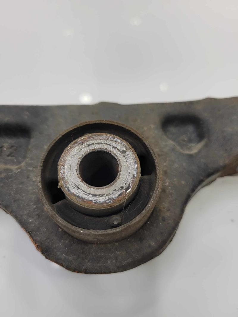 2014 Chrysler 300 Lower Control Arm Front