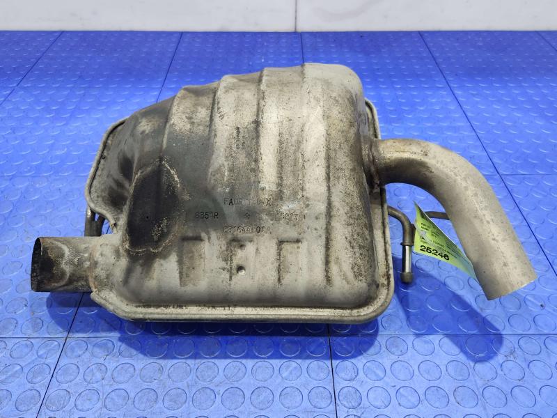 2013 Chrysler 300 Muffler