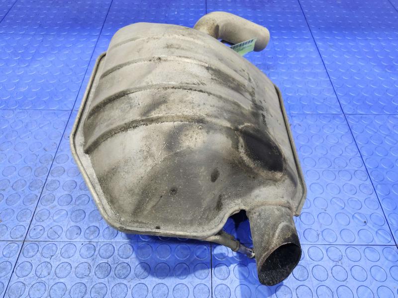 2013 Chrysler 300 Muffler
