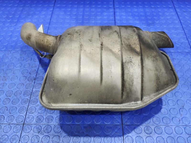 2013 Chrysler 300 Muffler