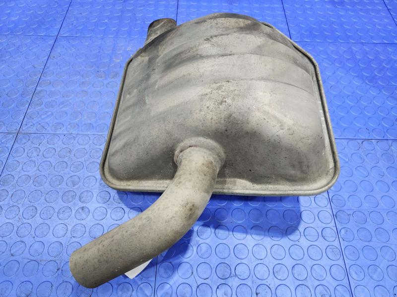 2013 Chrysler 300 Muffler