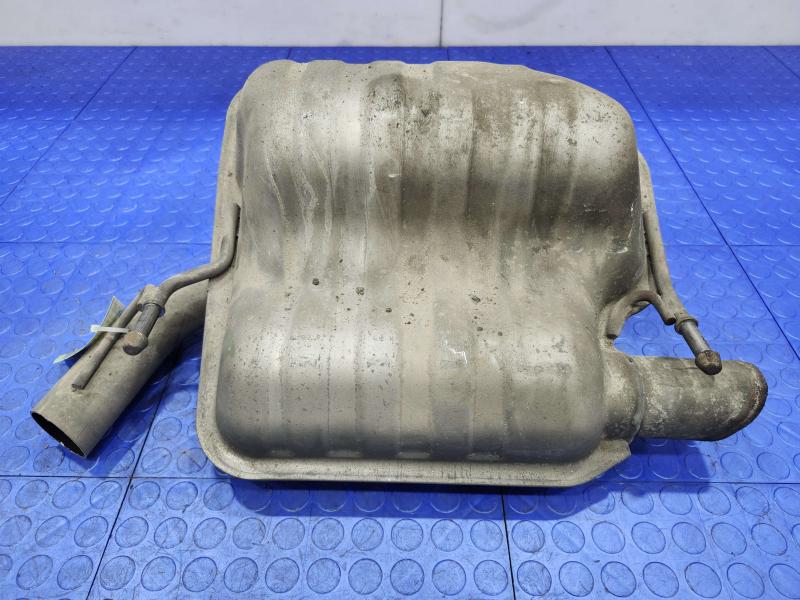 2013 Chrysler 300 Muffler