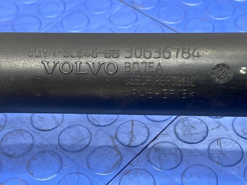 2011-2016 Volvo S60 T5 2.5L Charge Air Pipe Intercooler Pipe OEM 30636784