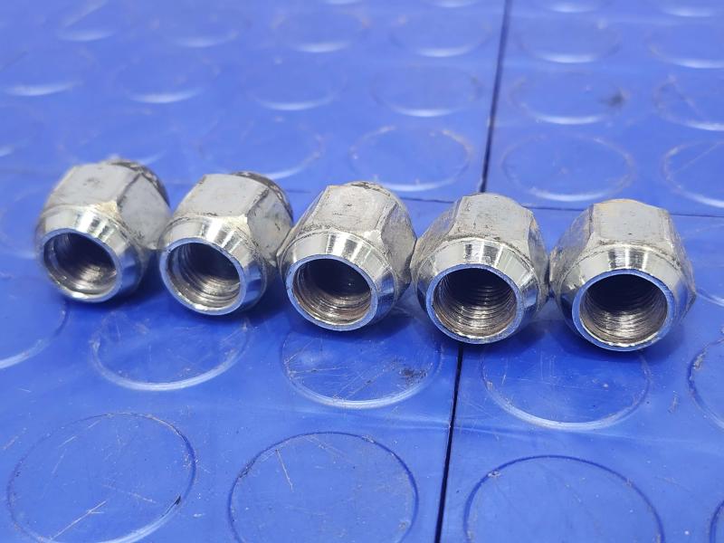 2020 Subaru Forester Lug Nuts