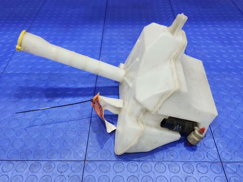 2008-2012 Ford Escape Windshield Washer Fluid Reservoir Assembly OEM 8L8Z17618A