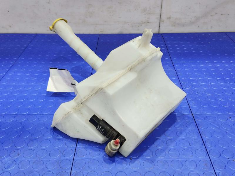2008-2012 Ford Escape Windshield Washer Fluid Reservoir Assembly OEM 8L8Z17618A