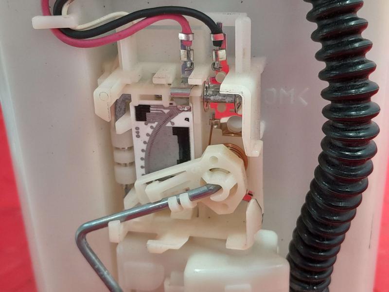 2000-2001 Mitsubishi Eclipse 3.0L 6 Cyl Fuel Pump Assembly OEM MR465688