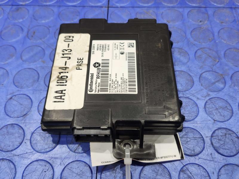 2015 Jeep Grand Cherokee Receiver Hub RFHUB Control Module OEM 68240157AC